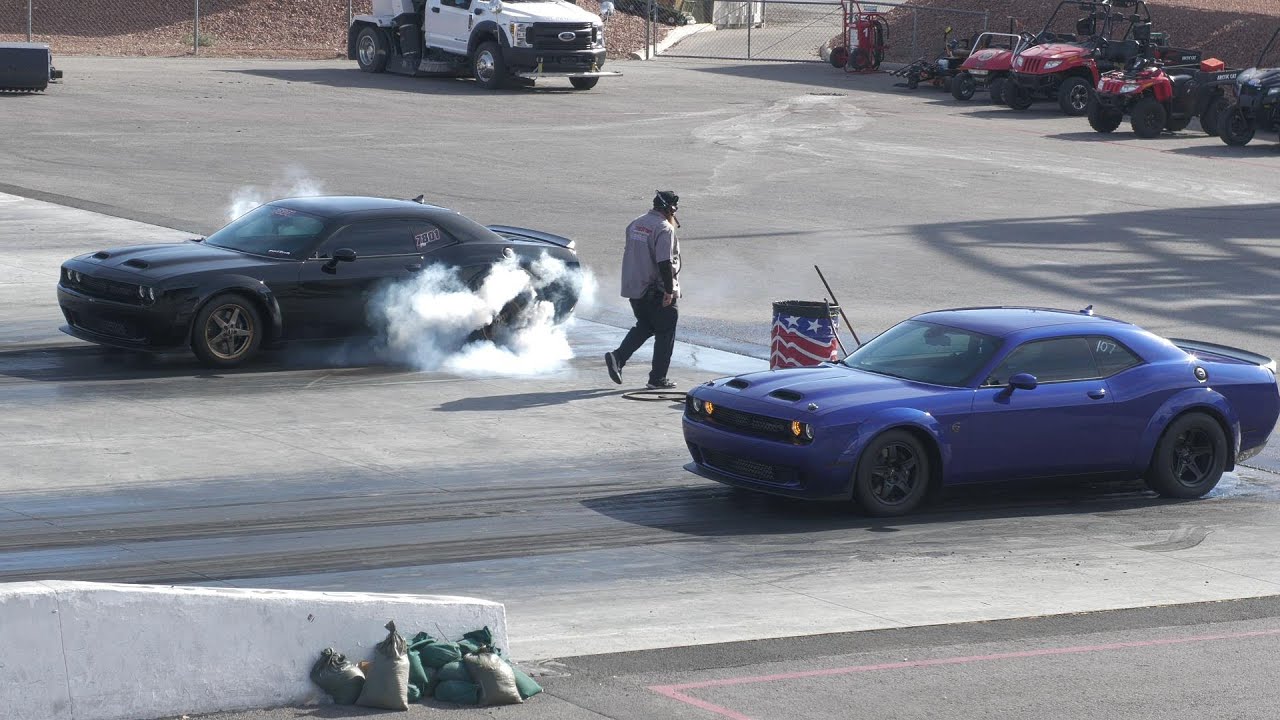 Redeye Hellcat vs Hellcat - drag racing