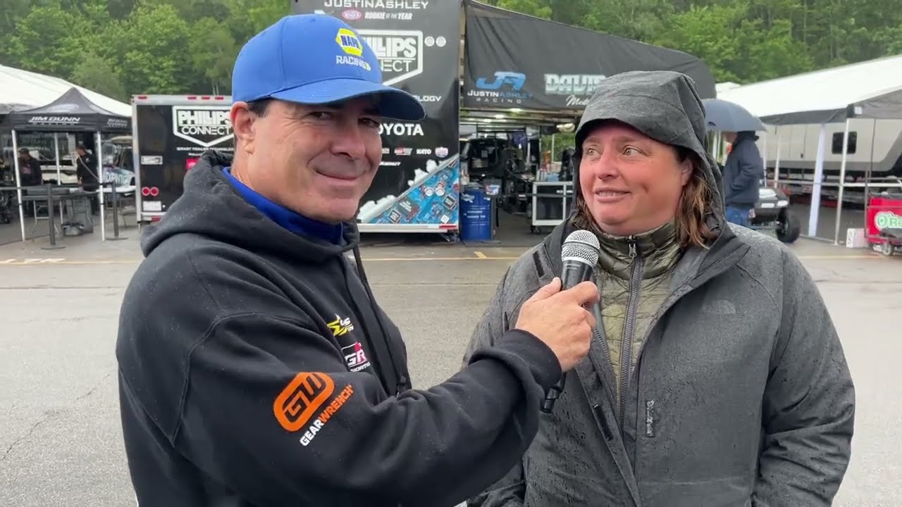 Ron Capps catches up with fans at the #NewEnglandNats