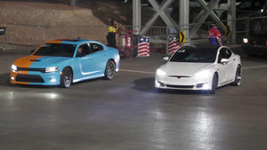Tesla vs Hellcat - drag racing