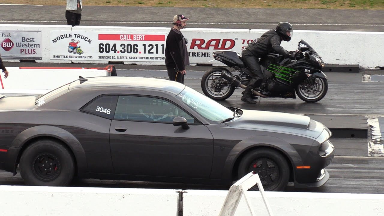 Dodge Demon vs Kawasaki Ninja - drag race