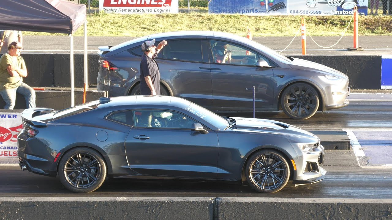 ZL1 Camaro vs Tesla model X - drag racing