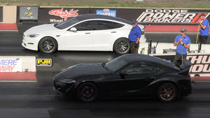 Tesla Plaid vs Toyota Supra - drag racing