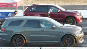 Hellcat Durango vs Jeep SRT - drag racing