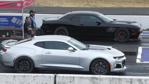 Hellcat vs ZL1 Camaro - drag racing