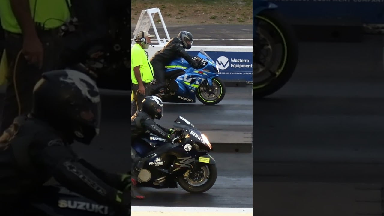 Hayabusa vs GSXR 1000 Suzuki - superbikes racing
